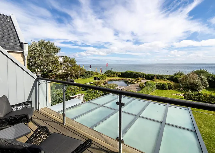 Semesterbostad Haus Watt'n Blick